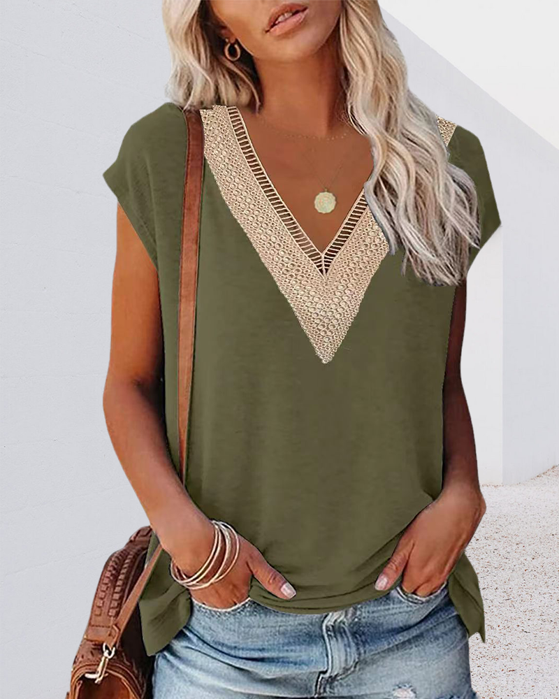 WW | T-Shirt mit V-Ausschnitt und Spitze