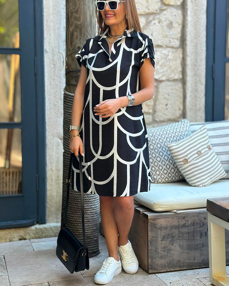 Short-sleeved midi dress with lapel line print