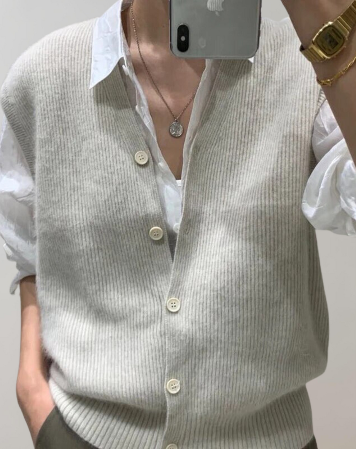 WW - Casual knitted vest with button placket