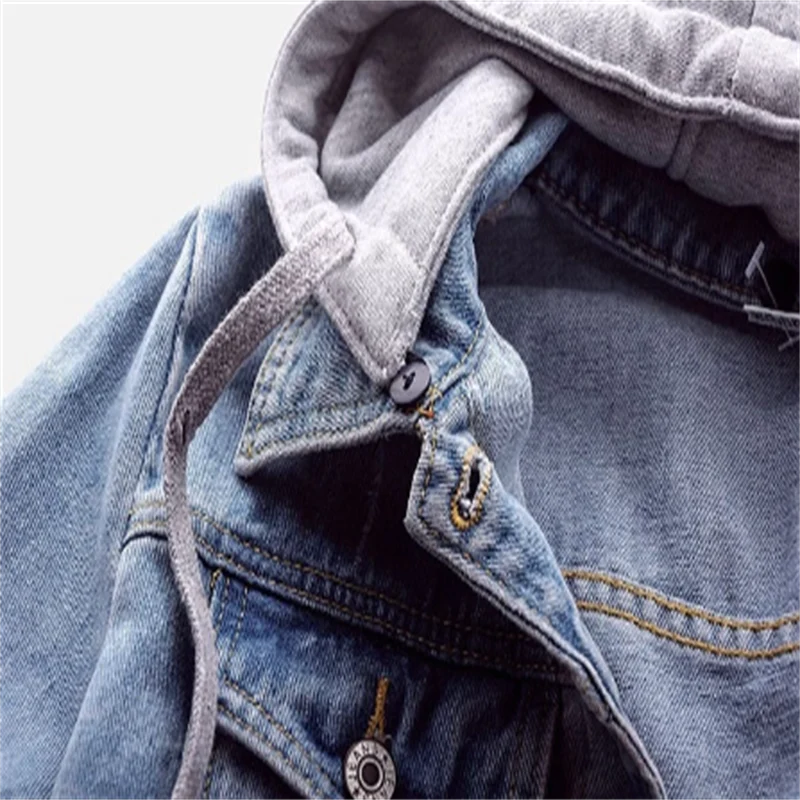 WW | Jeansjacke mit Kapuze