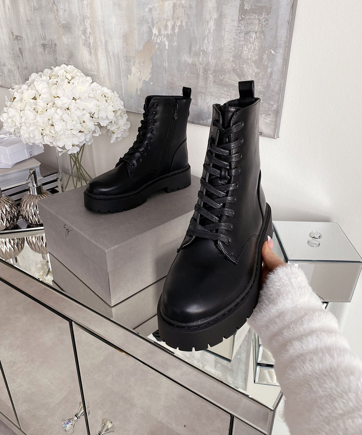 Boots Serena Black