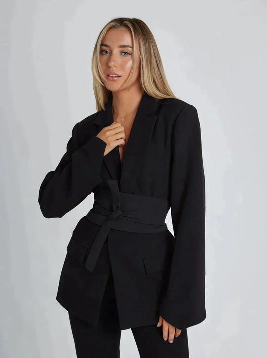 WW - Eleganter Blazer mit Gürtel für den modernen Look