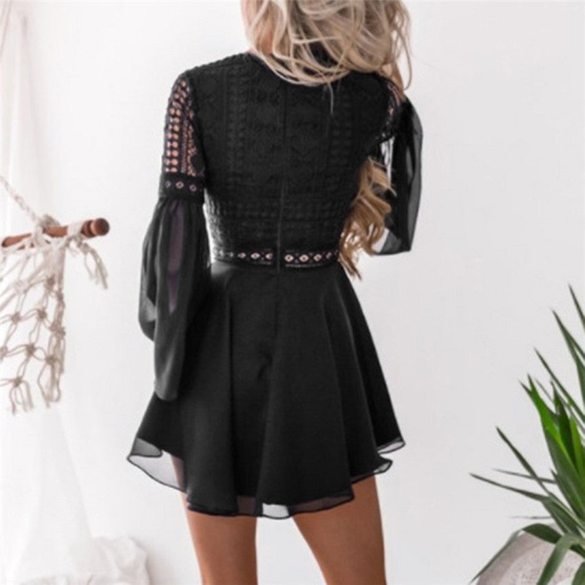 WW | Spitzen-Minikleid mit Weiten Ärmeln