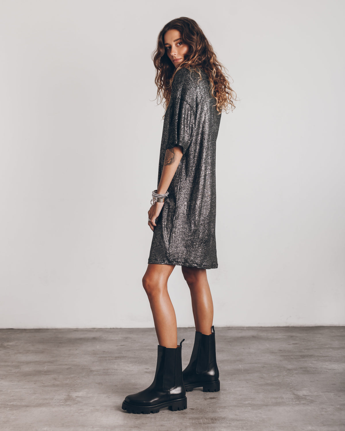 WW | The dark glittering linen dress