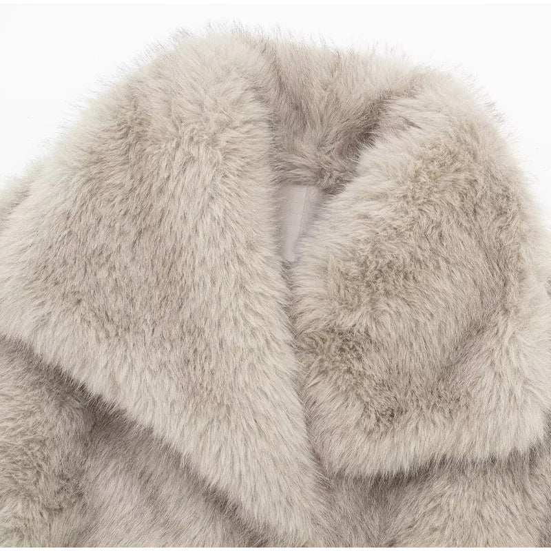 WW | Elegant Faux Fur Coat