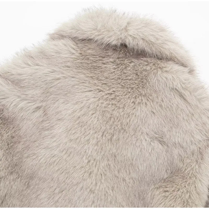WW | Elegant Faux Fur Coat