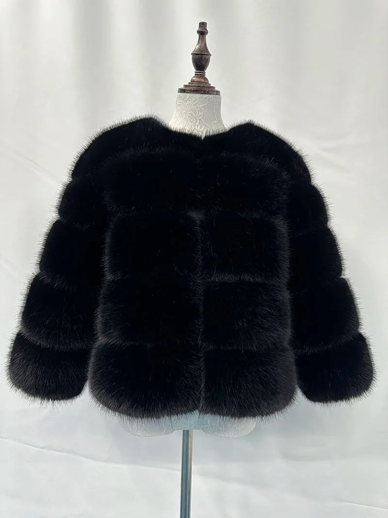 WW | Elegant women's fur coat