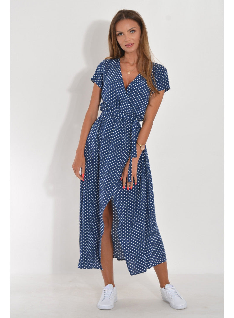 Maxikleid mit Punkten – Luftiges Kleid mit V-Ausschnitt, Bindegürtel & Schlitz