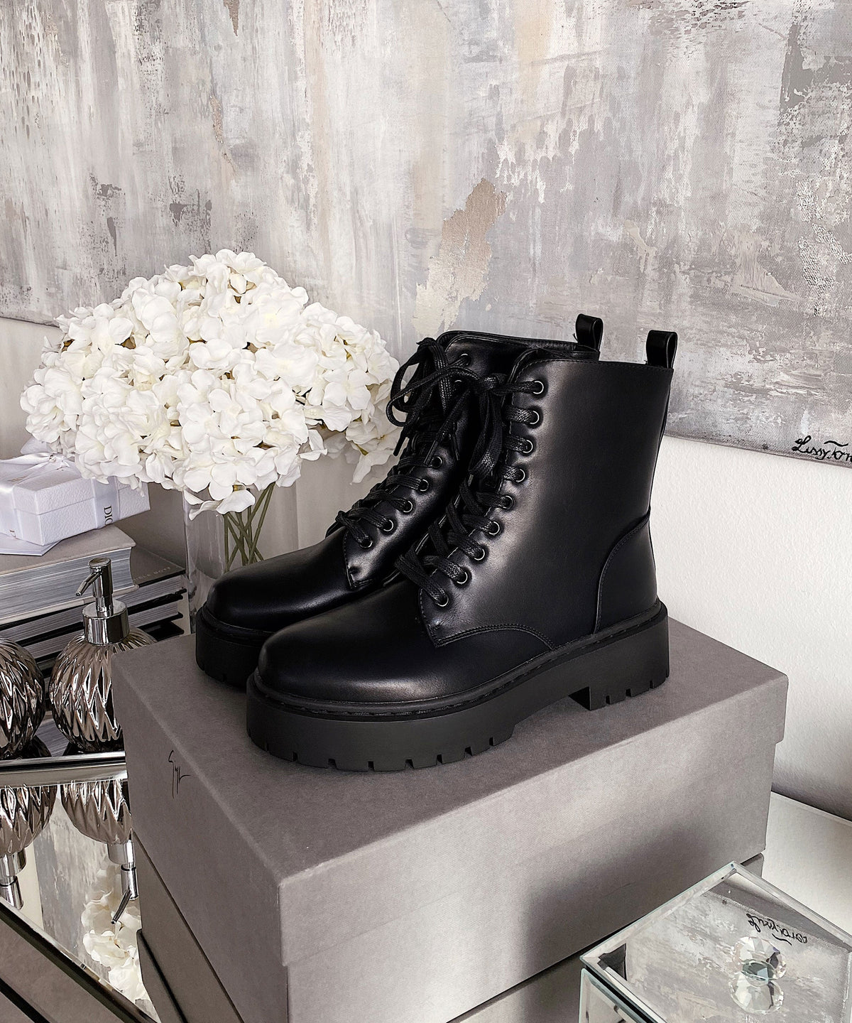 Boots Serena Black