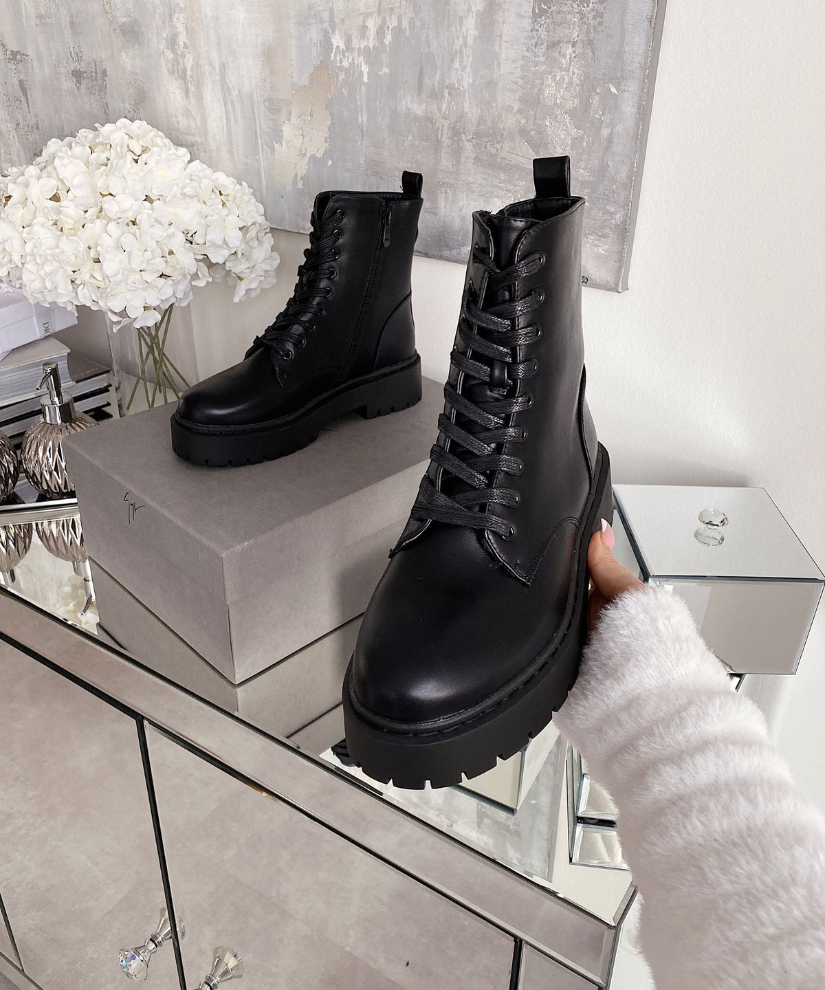 Boots Serena Black